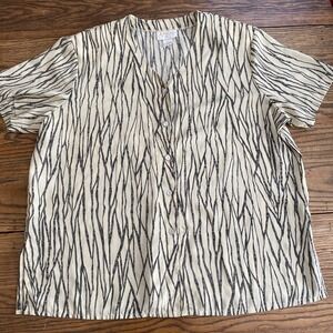 Jordan Woman‎ Short Sleeve V-Neck Button Front Blouse Women's Size 20 Vintage